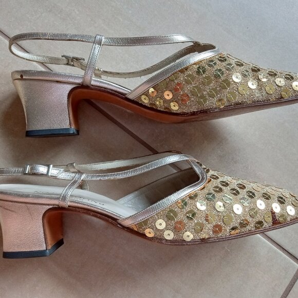VINTAGE GOLD LAMÉ & SEQUIN SHOE - Picture 3 of 14